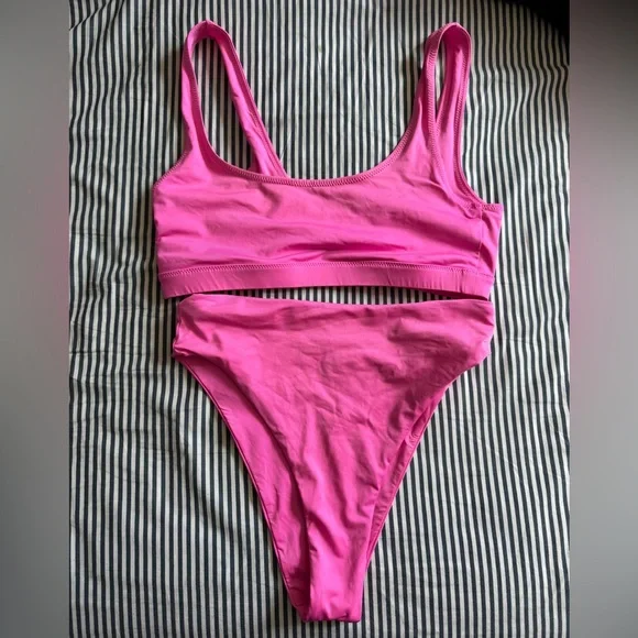 SKIMS Vibrant Pink Bikini Set - Picture 1 of 9
